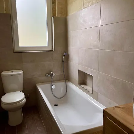 Charming House In Sliema- 5 Min To Promenade Nyaraló *