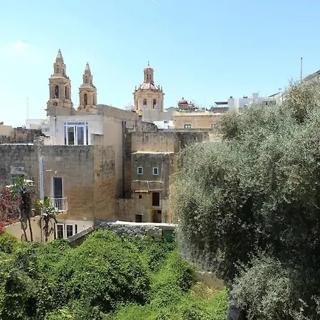 Charming House In Sliema- 5 Min To Promenade Nyaraló